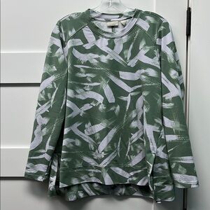 Logo Lounge Green and White Pullover Sweatshirt